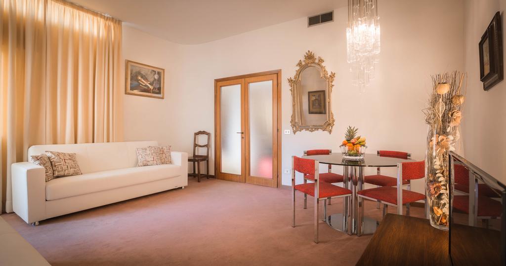 Simple Station Stay Florenz Exterior foto